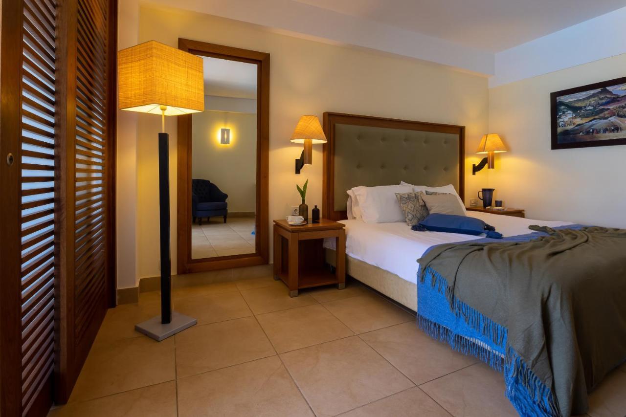 Giannoulis - Cavo Spada Luxury Sports & Leisure &